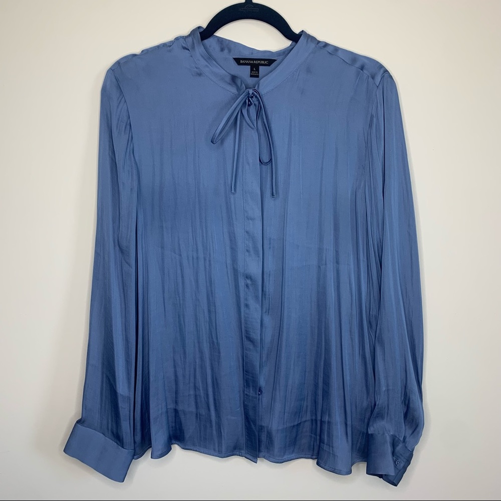 Banana Republic Blue Satin Blouse with Neck Tie Size Large